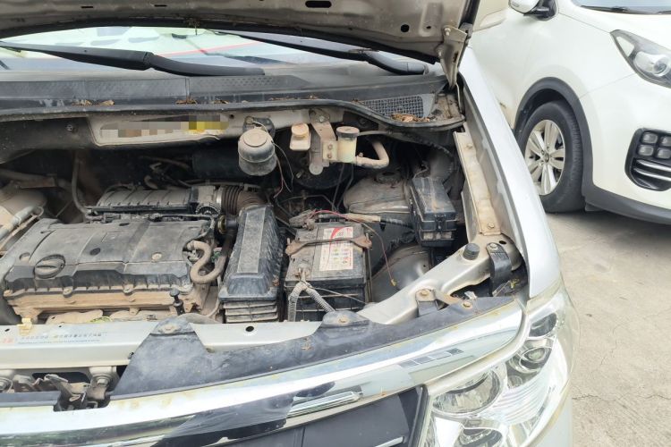 Used Dongfeng Shuaike 2011 1.6L Manual Comfort 7-Seater Engine Bay Left