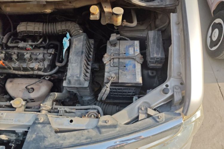 Used Dongfeng Shuaike 2011 1.5L Manual Comfort 7-Seater China IV Standard Engine Bay Left