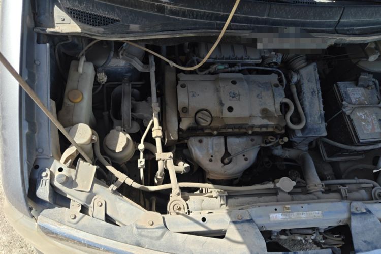 Used Dongfeng Shuaike 2011 1.6L Manual Comfort 7-Seater Engine Bay Right