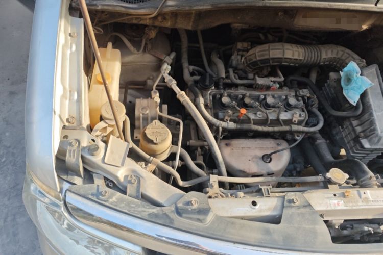 Used Dongfeng Shuaike 2011 1.5L Manual Comfort 7-Seater China IV Standard Engine Bay Right