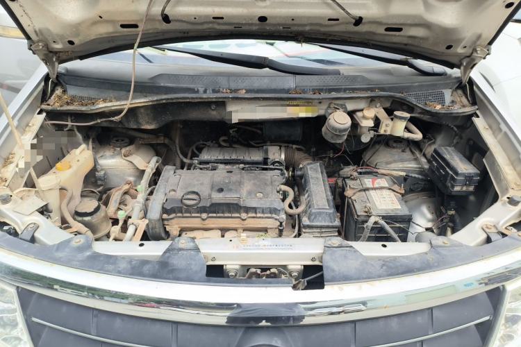Used Dongfeng Shuaike 2011 1.6L Manual Comfort 7-Seater Engine Bay