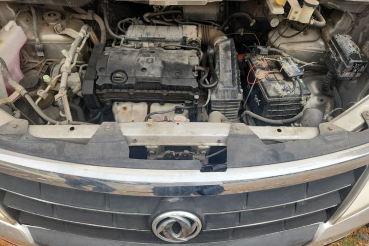 Used Dongfeng Shuaike 2011 1.6L Manual Practical 7-Seater Engine Bay