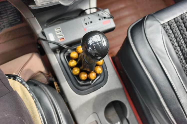 Used Dongfeng Shuaike 2011 1.5L Manual Standard 5-Seater China IV Gear Lever