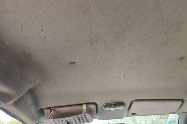 Used Dongfeng Shuaike 2011 1.6L Manual Comfort 7-Seater Headliner