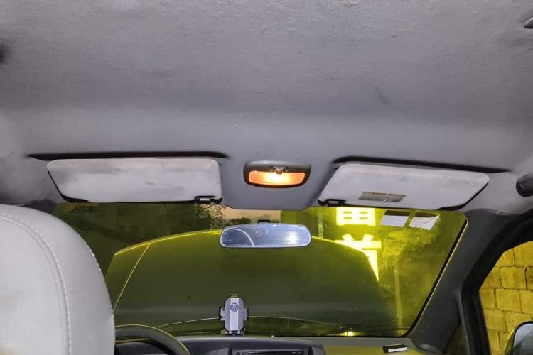 Used Dongfeng Shuaike 2011 1.5L Manual Comfort 7-Seater China IV Standard Headliner