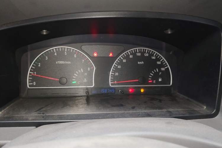 Used Dongfeng Shuaike 2011 1.6L Manual Luxury 7-Seater Instrument Cluster
