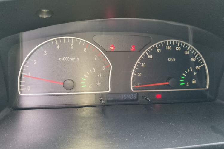 Used Dongfeng Shuaike 2011 1.6L Manual Comfort 7-Seater Instrument Cluster