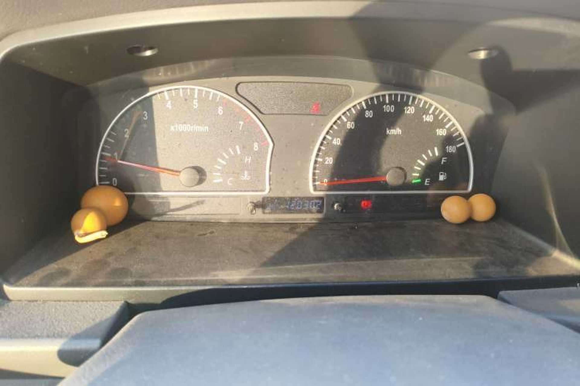 Used Dongfeng Shuaike 2011 1.6L Manual Luxury 7-Seater Instrument Cluster