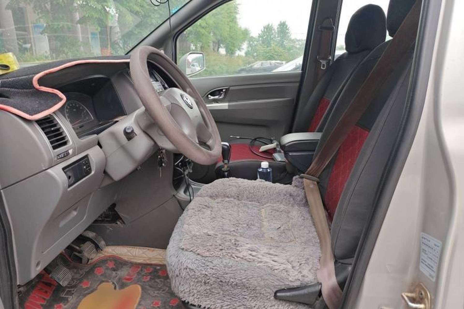Used Dongfeng Shuaike 2011 1.6L Manual Luxury 7-Seater Left Front Seat
