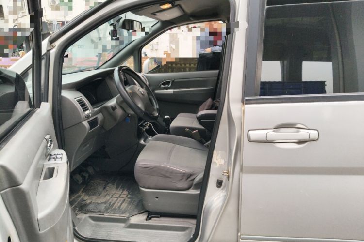 Used Dongfeng Shuaike 2011 1.6L Manual Comfort 7-Seater Left Front Seat