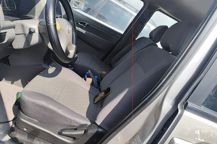 Used Dongfeng Shuaike 2011 1.6L Manual Comfort 7-Seater Left Front Seat