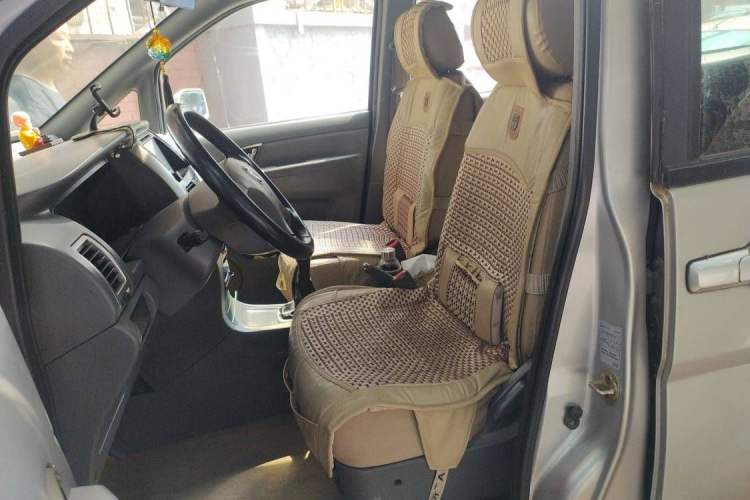 Used Dongfeng Shuaike 2011 1.6L Manual Comfort 7-Seater Left Front Seat