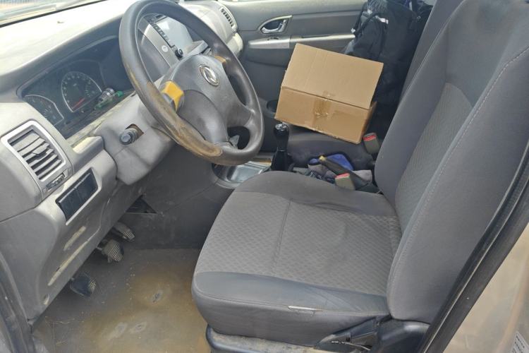 Used Dongfeng Shuaike 2011 1.6L Manual Comfort 7-Seater Left Front Seat