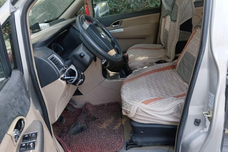 Used Dongfeng Shuaike 2011 1.6L Manual Comfort 7-Seater Left Front Seat