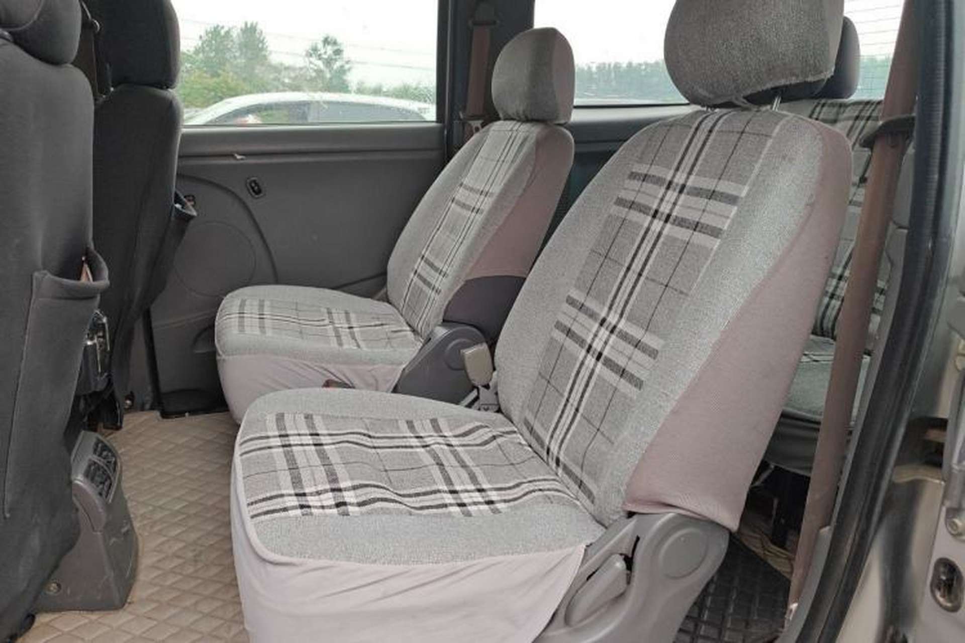 Used Dongfeng Shuaike 2011 1.6L Manual Luxury 7-Seater Left Rear Seat