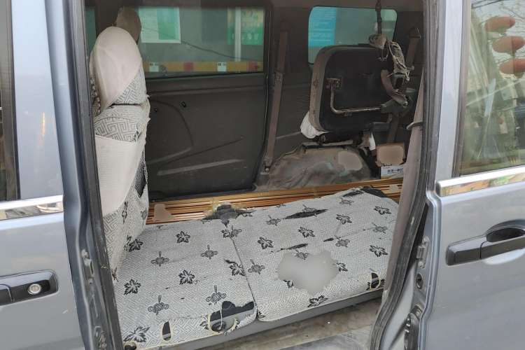 Used Dongfeng Shuaike 2011 1.5L Manual Comfort 7-Seater China IV Standard Left Rear Seat