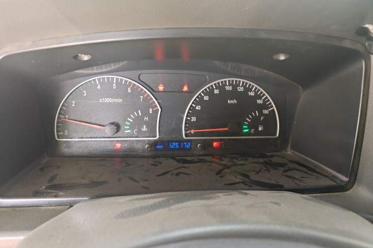Used Dongfeng Shuaike 2011 1.6L Manual Luxury 7-Seater Odometer Close Up