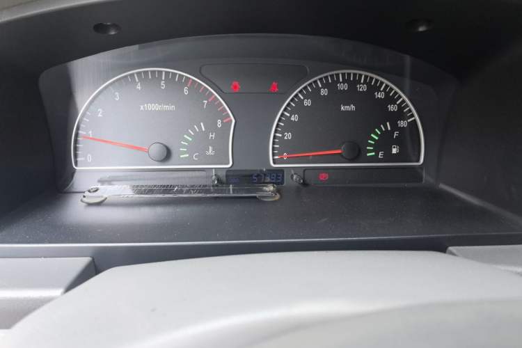 Used Dongfeng Shuaike 2011 1.6L Manual Commercial 5-Seater Odometer Close Up