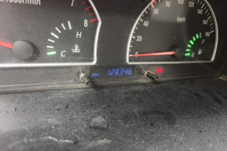Used Dongfeng Shuaike 2011 1.5L Manual Standard Model 7 Seats China IV Standard Odometer Close Up