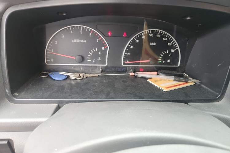 Used Dongfeng Shuaike 2011 1.6L Manual Practical 7-Seater Odometer Close Up