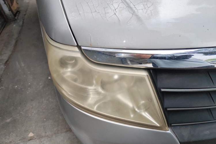 Used Dongfeng Shuaike 2011 1.6L Manual Comfort 7-Seater Right Front Headlight