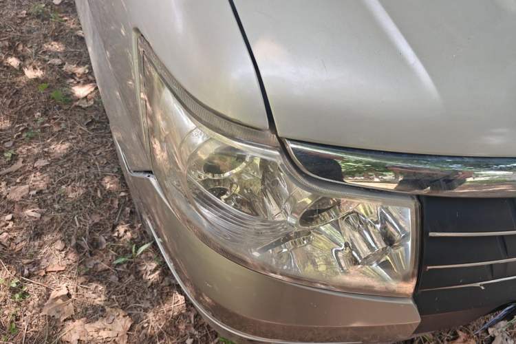 Used Dongfeng Shuaike 2011 1.6L Manual Luxury 7-Seater Right Front Headlight