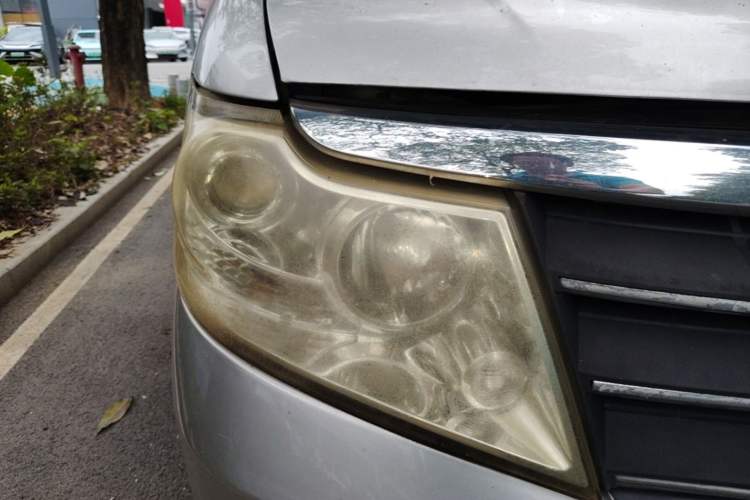 Used Dongfeng Shuaike 2011 1.6L Manual Luxury 7-Seater Right Front Headlight
