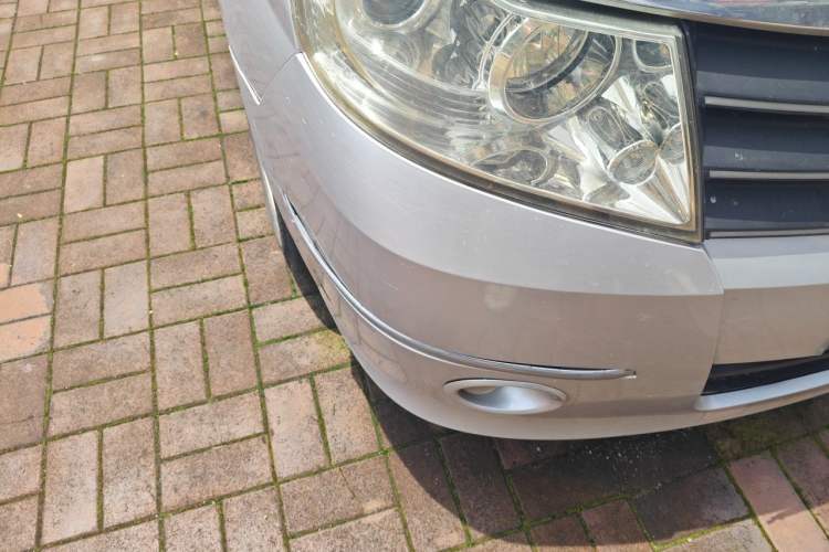 Used Dongfeng Shuaike 2011 1.6L Manual Comfort 7-Seater Right Front Headlight