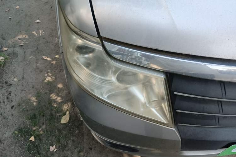 Used Dongfeng Shuaike 2011 1.6L Manual Comfort 7-Seater Right Front Headlight