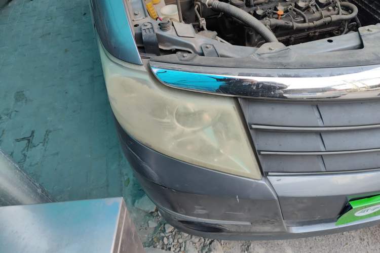Used Dongfeng Shuaike 2011 1.5L Manual Comfort 7-Seater China IV Standard Right Front Headlight