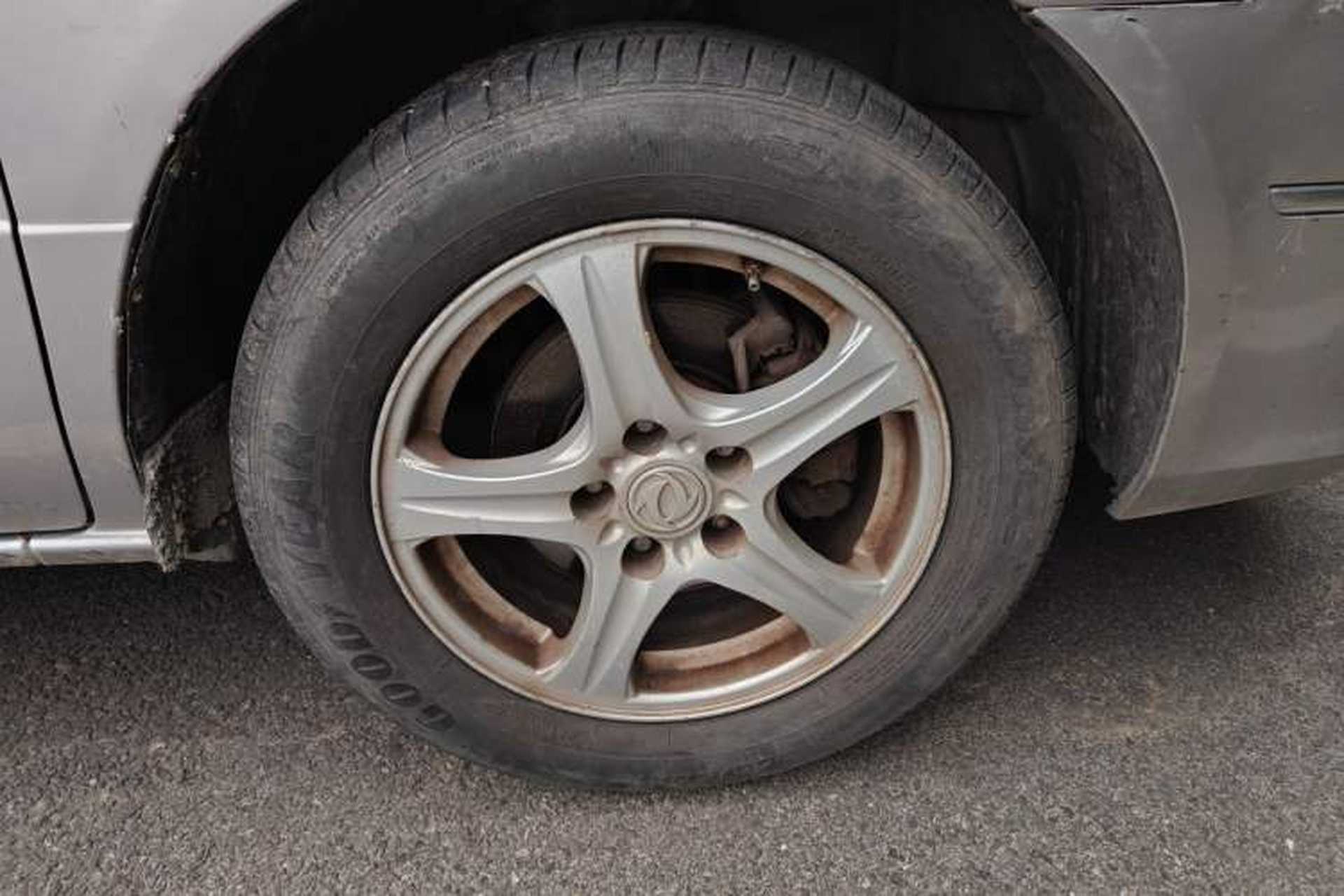 Used Dongfeng Shuaike 2011 1.6L Manual Luxury 7-Seater Right Front Wheel Hub