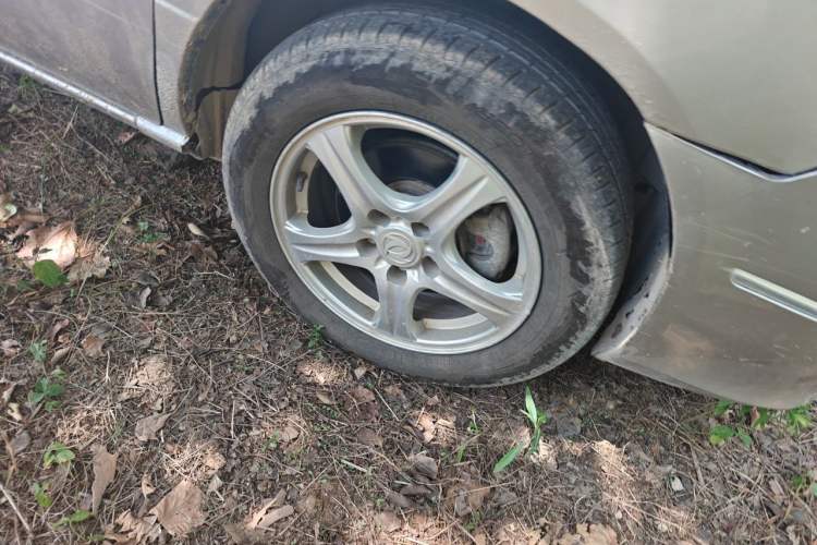 Used Dongfeng Shuaike 2011 1.6L Manual Luxury 7-Seater Right Front Wheel Hub