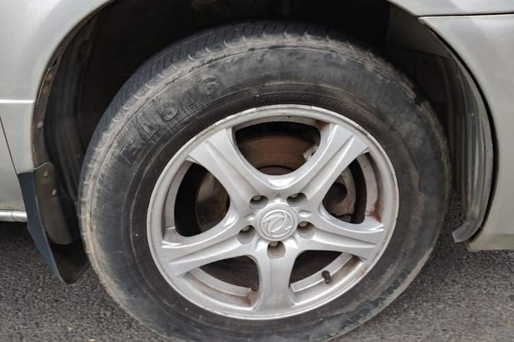 Used Dongfeng Shuaike 2011 1.6L Manual Luxury 7-Seater Right Front Wheel Hub