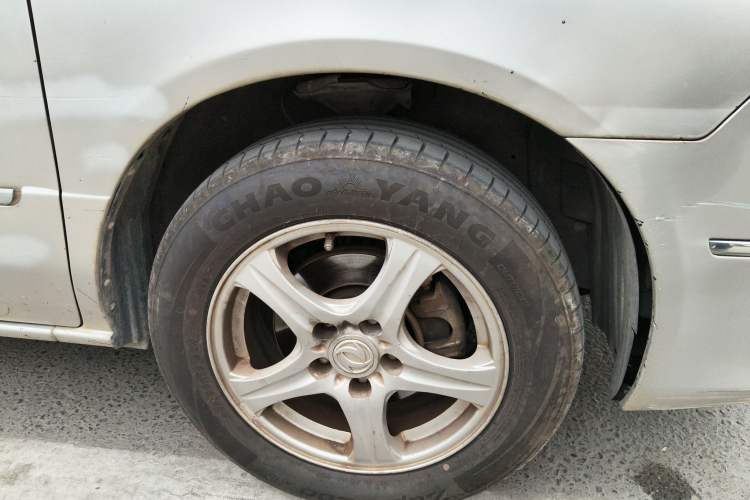 Used Dongfeng Shuaike 2011 1.6L Manual Comfort 7-Seater Right Front Wheel Hub