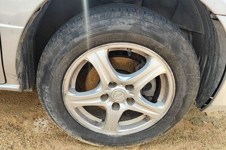 Used Dongfeng Shuaike 2011 1.6L Manual Comfort 7-Seater Right Front Wheel Hub