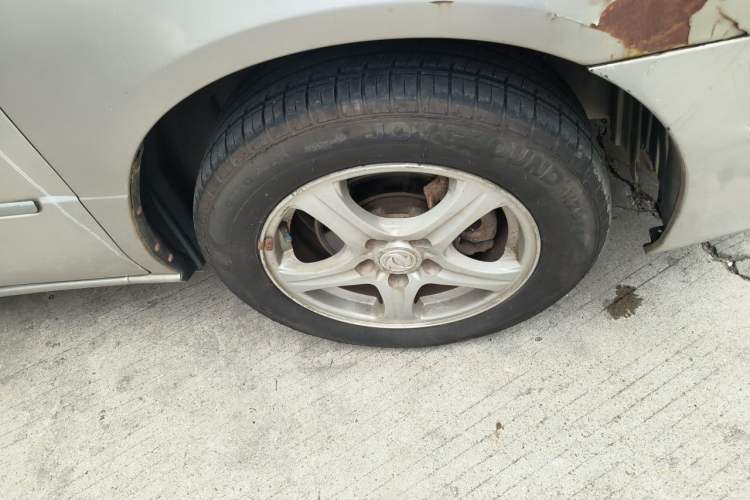 Used Dongfeng Shuaike 2011 1.6L Manual Comfort 7-Seater Right Front Wheel Hub