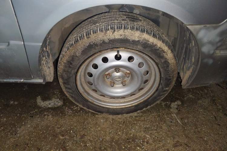 Used Dongfeng Shuaike 2011 1.5L Manual Standard Model 7 Seats China IV Standard Right Front Wheel Hub