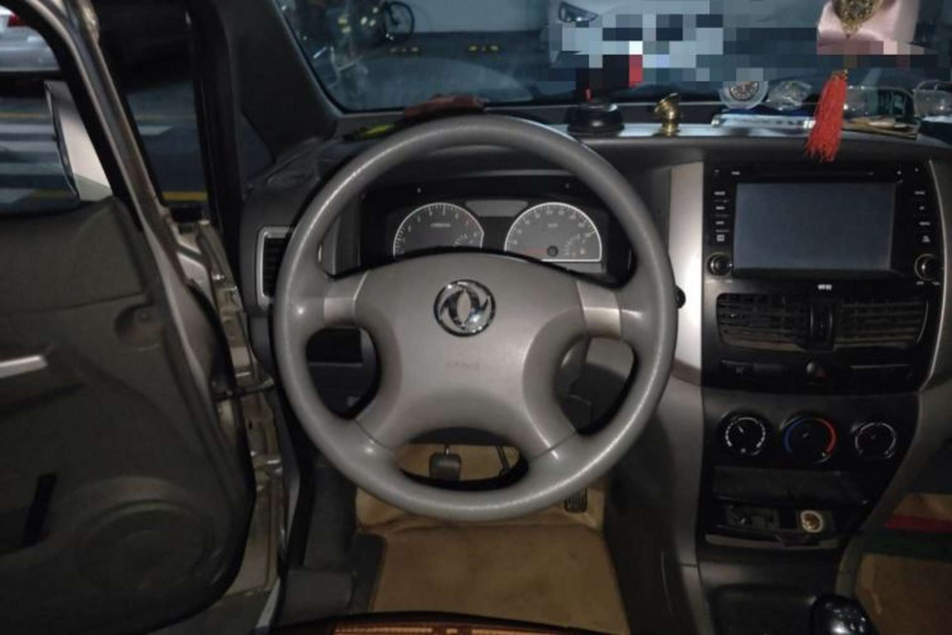 Used Dongfeng Shuaike 2011 1.6L Manual Comfort 7-Seater Steering Wheel