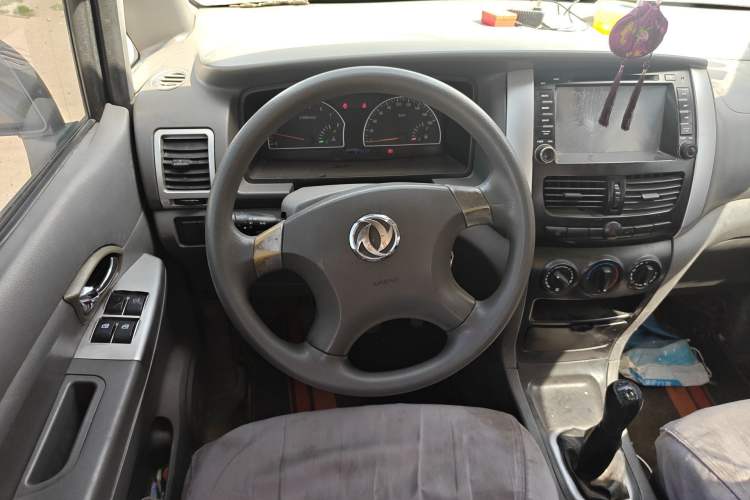 Used Dongfeng Shuaike 2011 1.6L Manual Comfort 7-Seater Steering Wheel
