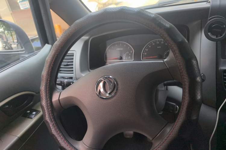 Used Dongfeng Shuaike 2011 1.6L Manual Commercial 5-Seater Steering Wheel