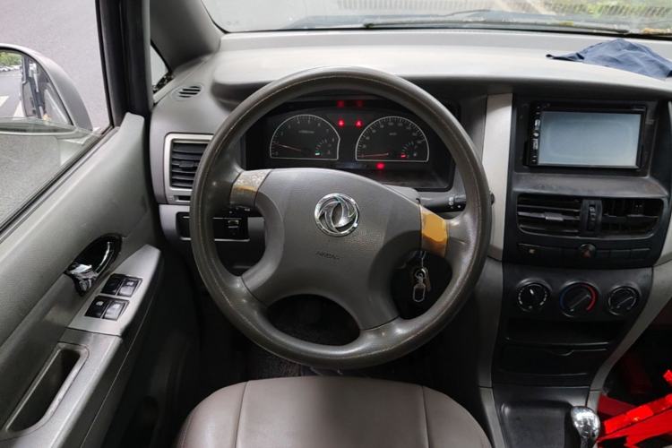 Used Dongfeng Shuaike 2011 1.6L Manual Luxury 7-Seater Steering Wheel