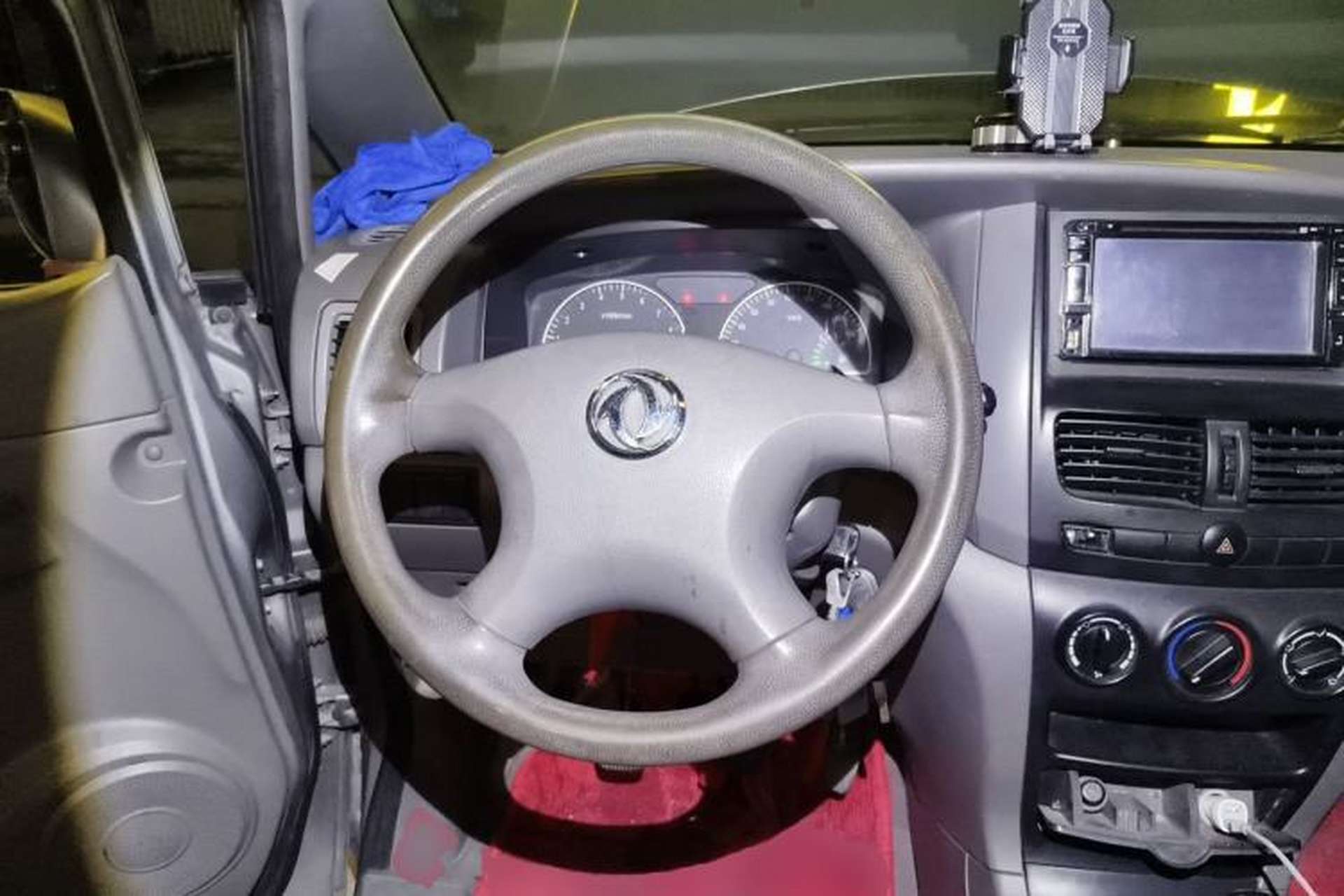 Used Dongfeng Shuaike 2011 1.5L Manual Comfort 7-Seater China IV Standard Steering Wheel