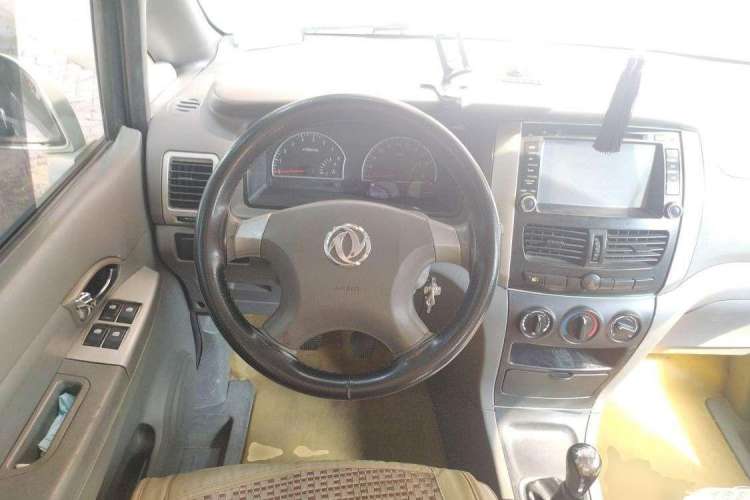 Used Dongfeng Shuaike 2011 1.6L Manual Comfort 7-Seater Steering Wheel