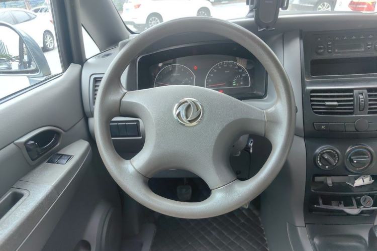 Used Dongfeng Shuaike 2011 1.6L Manual Practical 7-Seater Steering Wheel