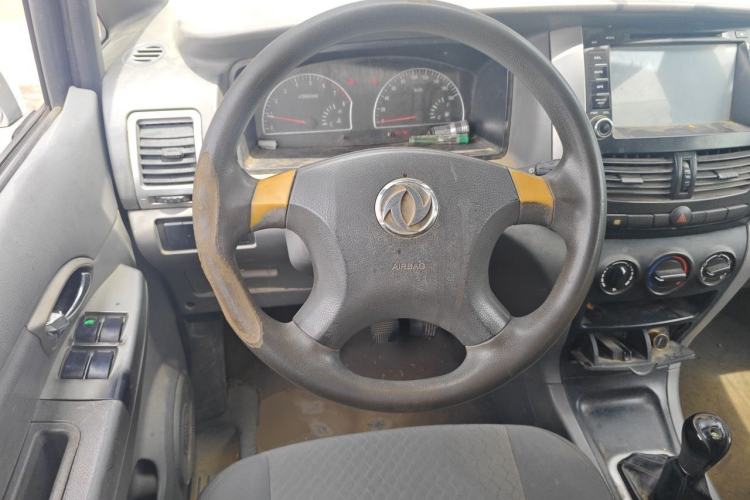 Used Dongfeng Shuaike 2011 1.6L Manual Comfort 7-Seater Steering Wheel