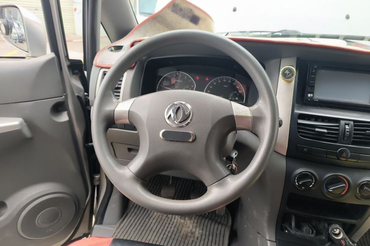 Used Dongfeng Shuaike 2011 1.6L Manual Comfort 7-Seater Steering Wheel