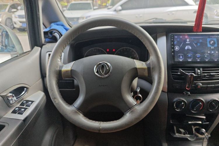 Used Dongfeng Shuaike 2011 1.6L Manual Comfort 7-Seater Steering Wheel