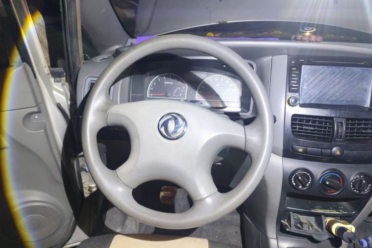 Used Dongfeng Shuaike 2011 1.5L Manual Standard Model 7 Seats China IV Standard Steering Wheel