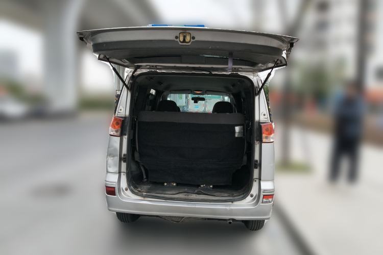 Used Dongfeng Shuaike 2011 1.6L Manual Comfort 7-Seater Trunk