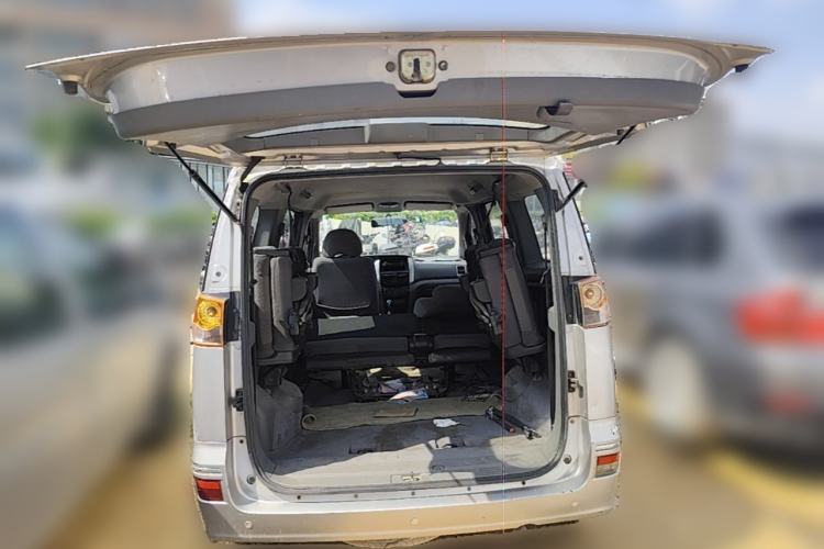Used Dongfeng Shuaike 2011 1.6L Manual Comfort 7-Seater Trunk